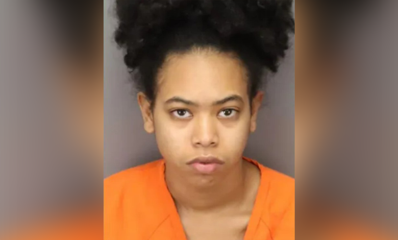 Florida woman accused of hitting boyfriend multiple times with Christmas tree during argument