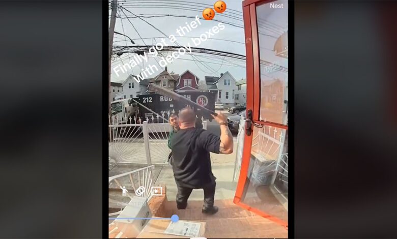 New York City man confronts alleged porch pirate with baseball bat: 'Get on your knees!'