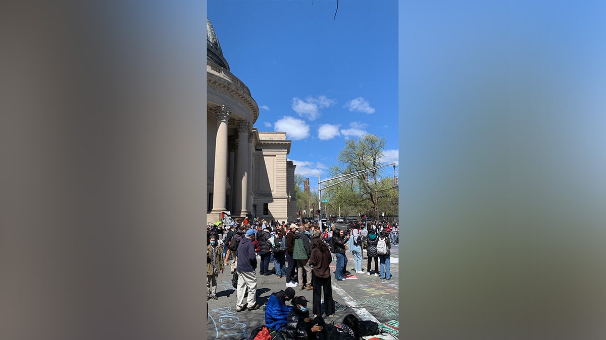 Anti-Israel Yale agitators refuse meeting with university trustees ...