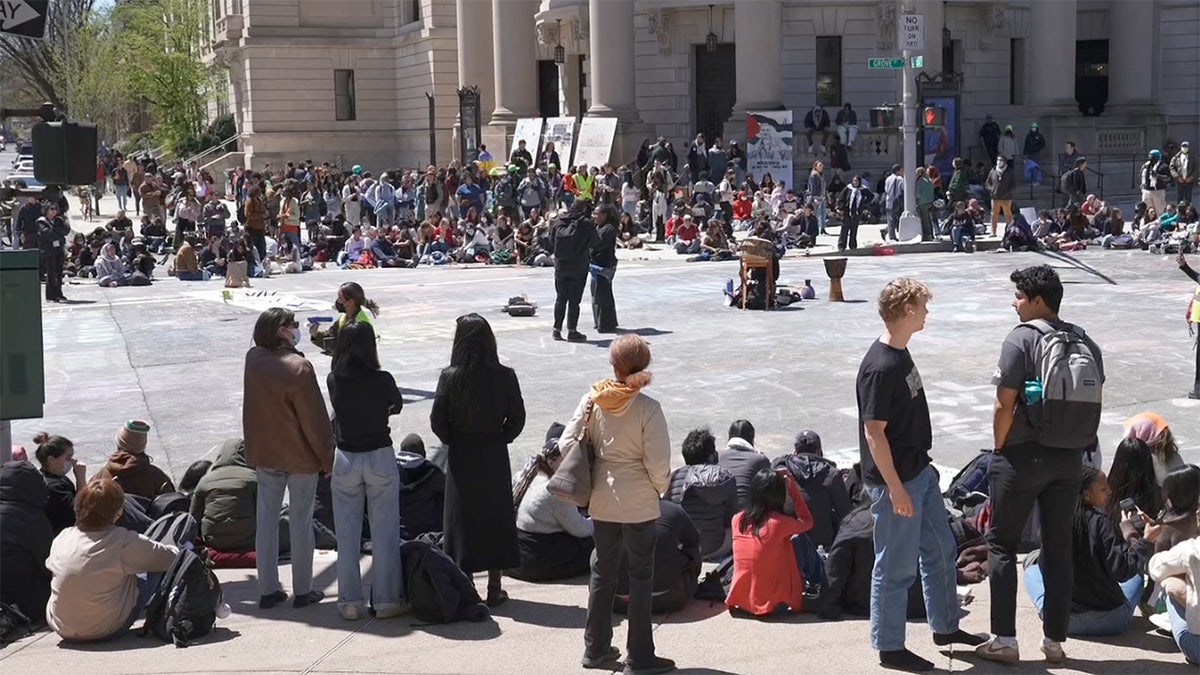 Anti-Israel Yale agitators refuse meeting with university trustees ...