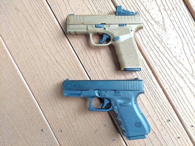 Hellcat Pro on top, Glock 19 on bottom.