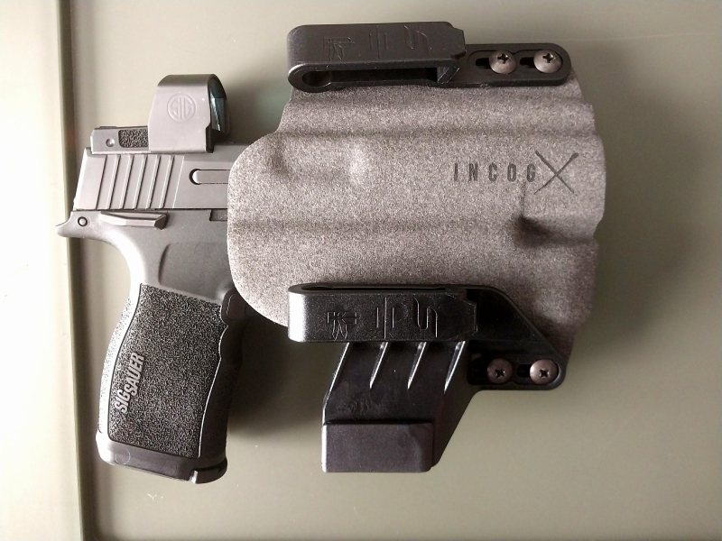 Sig Sauer P365XL in a Safariland IncogX holster