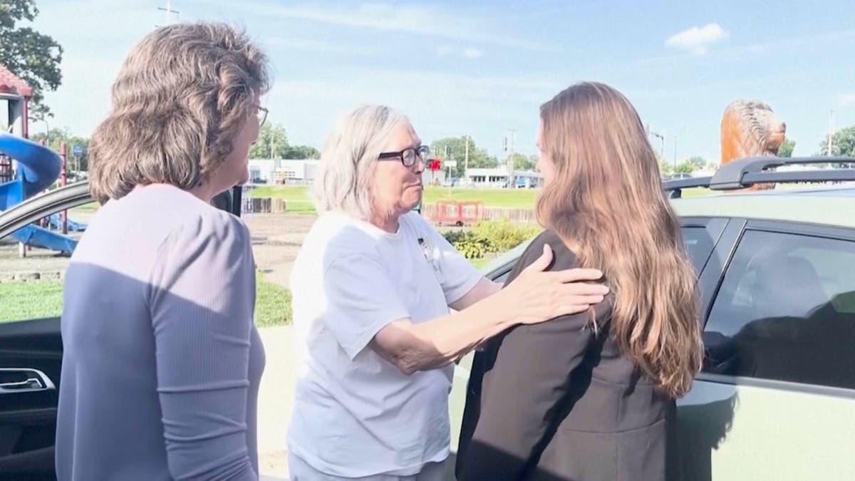 Sandra Remme meets her granddaughter