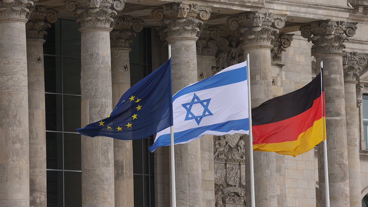 Israeli Flag Flies Outside Reichstag As Anti-Semitism Debates Simmer