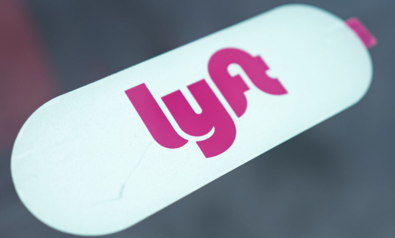 Texas Lyft driver sues rideshare company, hospital after passenger choked him with his own seatbelt