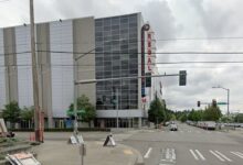 Seattle moviegoers flee after man with gun threatens to 'shoot everyone'