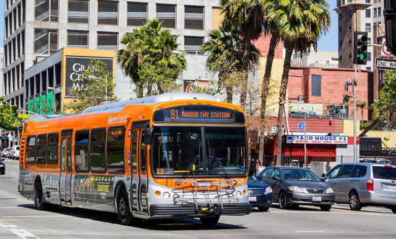 Police chase hijacked bus in Los Angeles with hostages on board