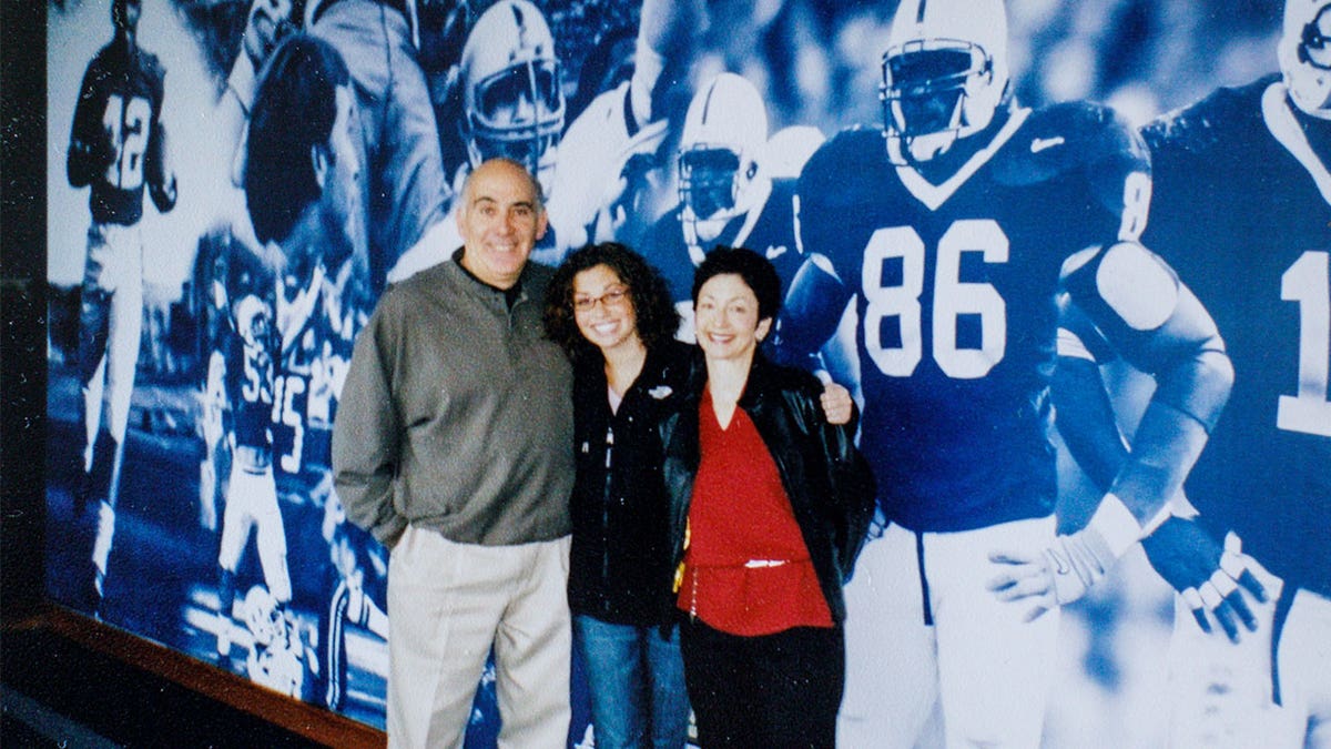 Ellen Greenberg with her parents, Dr. Josh and Sandee Greenberg