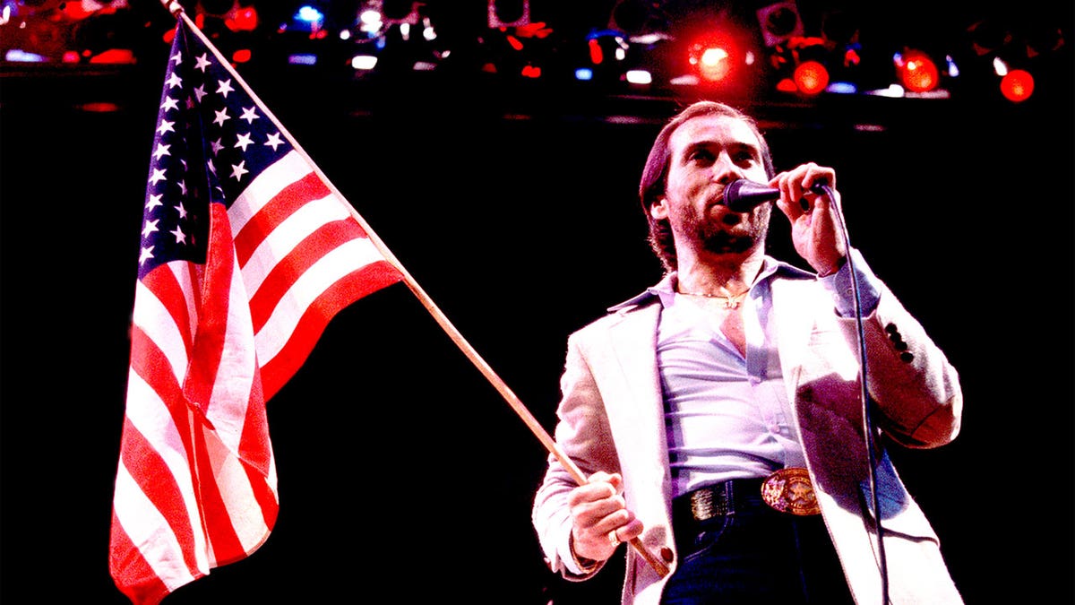 Lee Greenwood in 1984