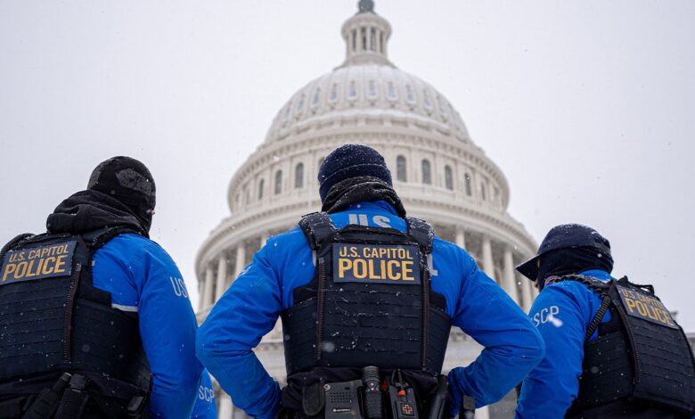 US Capitol visitor completes entire tour armed with gun in security failure