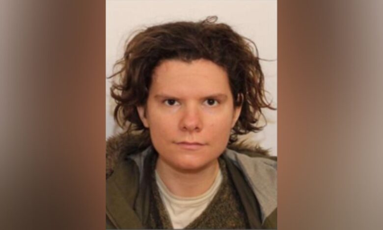Manhunt underway for woman linked to killing of Vermont Border Patrol agent: report Manhunt underway for woman linked to killing of Vermont Border Patrol agent: report