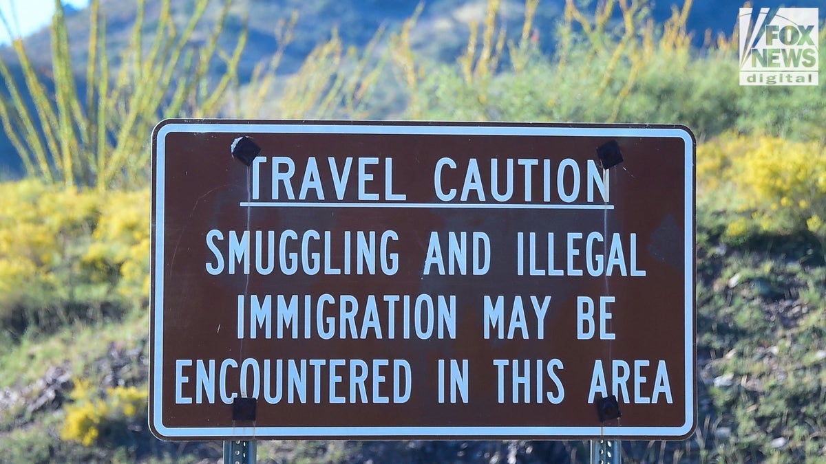 Rancher witnesses drug smugglers crossing the border