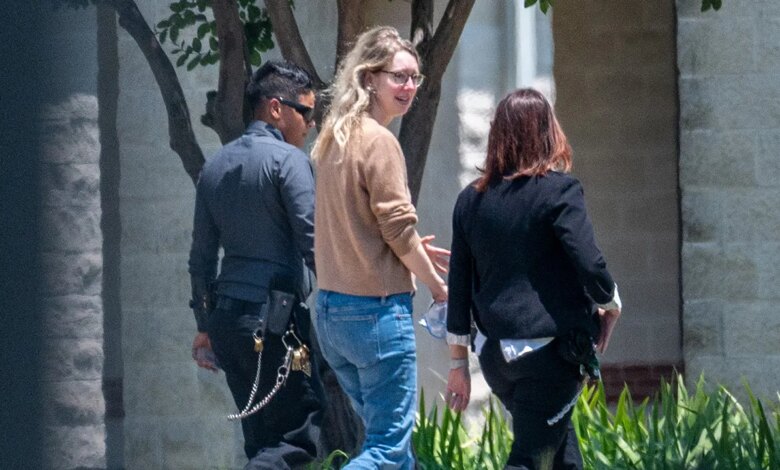 Convicted CEO fraudster Elizabeth Holmes says life in lockup is 'hell' in first prison interview Convicted CEO fraudster Elizabeth Holmes says life in lockup is 'hell' in first prison interview