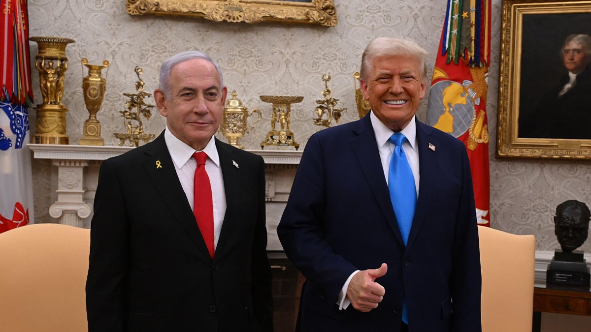 Trump meets with Netanyahu