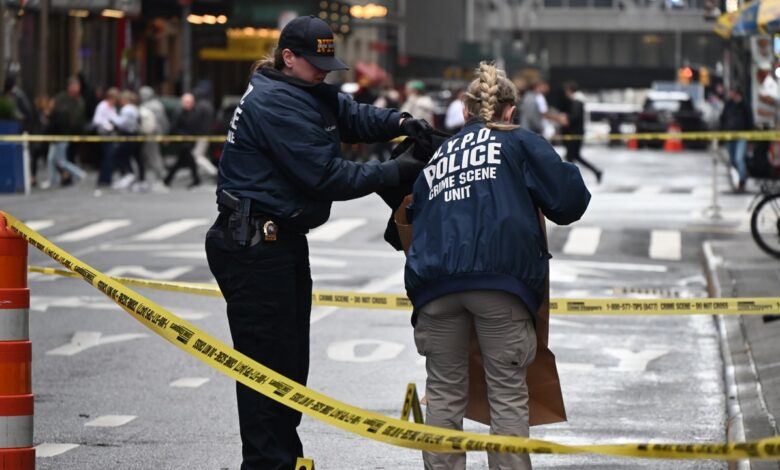 Man set on fire in heart of New York City's Times Square, suspect at large: report Man set on fire in heart of New York City's Times Square, suspect at large: report