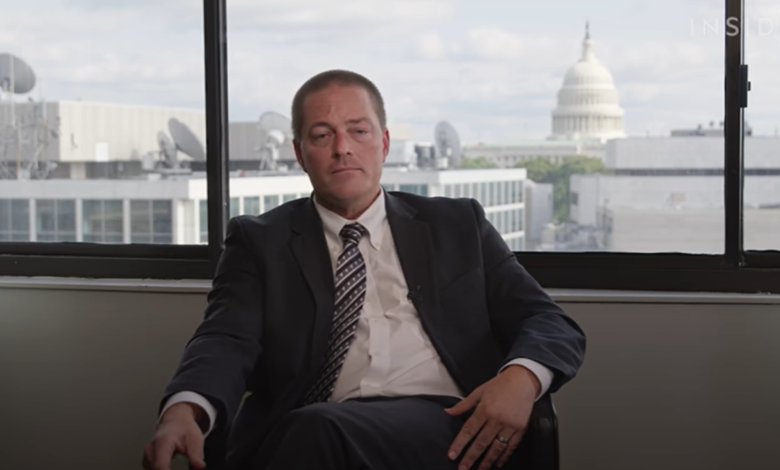 FBI agent who criticized the bureau under Trump is charged with disclosing confidential information FBI agent who criticized the bureau under Trump is charged with disclosing confidential information