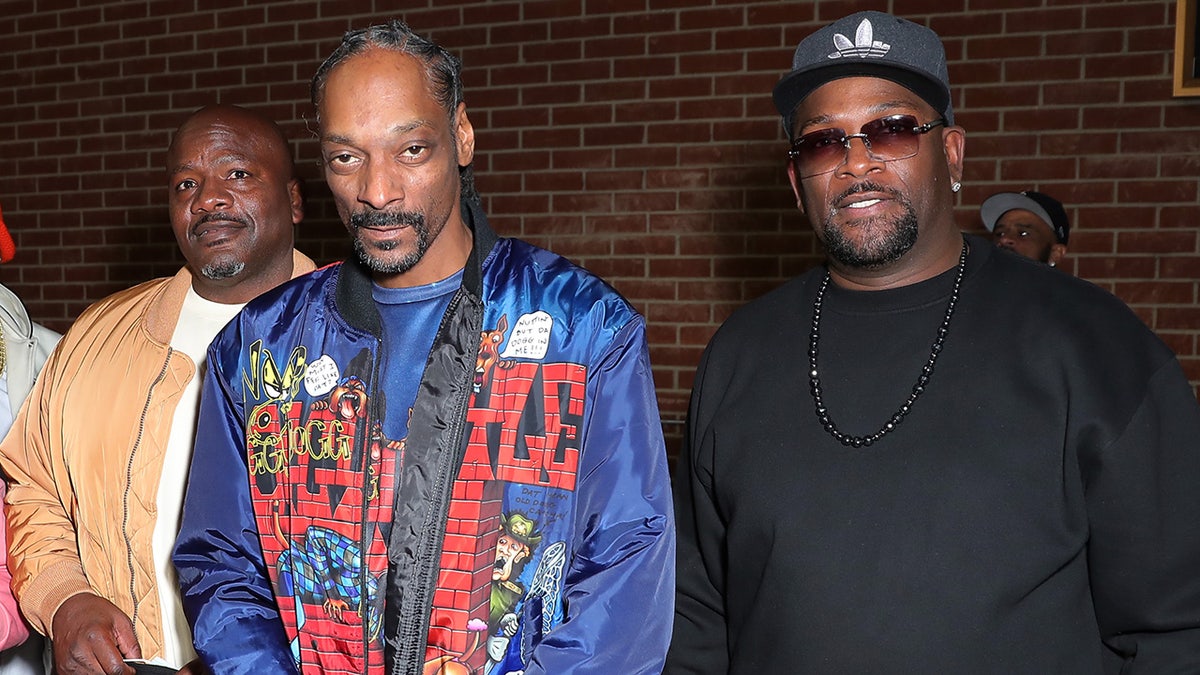 henley-snoop-dogg.jpg