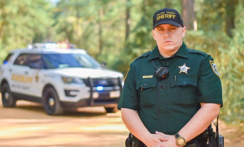 Florida deputy killed in shootout outside Dollar General store Florida deputy killed in shootout outside Dollar General store