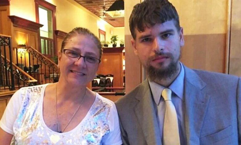 Outcast son in wealthy family's 'Shakespearean' downfall held advantage he didn't realize: author Outcast son in wealthy family's 'Shakespearean' downfall held advantage he didn't realize: author