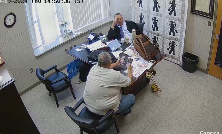Motive revealed in Kentucky sheriff’s alleged killing of judge as body language expert analyzes new video Motive revealed in Kentucky sheriff’s alleged killing of judge as body language expert analyzes new video