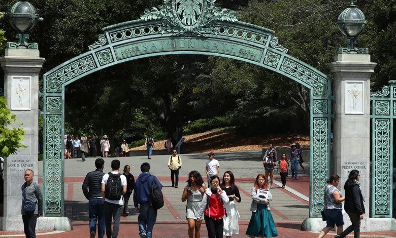 UC Berkeley stabbing puts campus on edge with manhunt for 3 suspects UC Berkeley stabbing puts campus on edge with manhunt for 3 suspects