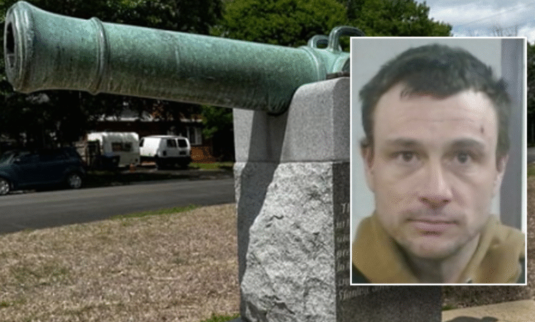 Kansas man allegedly stole rare, historic 800-pound cannon from park for drug money: report Kansas man allegedly stole rare, historic 800-pound cannon from park for drug money: report