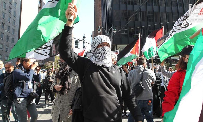 New York man charged with federal hate crimes after assaulting Jewish people at anti-Israel protests: DOJ New York man charged with federal hate crimes after assaulting Jewish people at anti-Israel protests: DOJ
