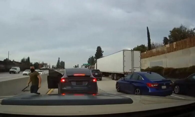 Tesla road-rage driver allegedly assaults teen, mom in Hawaii months after prison release Tesla road-rage driver allegedly assaults teen, mom in Hawaii months after prison release