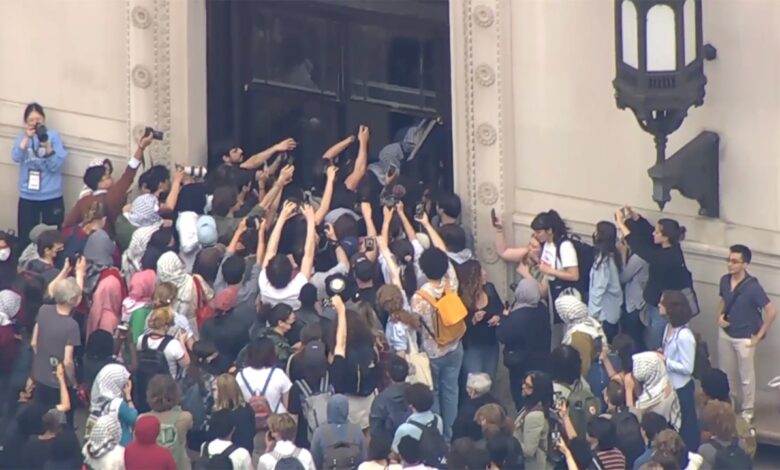 Columbia's acting president slams storming of campus library by anti-Israel agitators: 'Utterly unacceptable' Columbia's acting president slams storming of campus library by anti-Israel agitators: 'Utterly unacceptable'