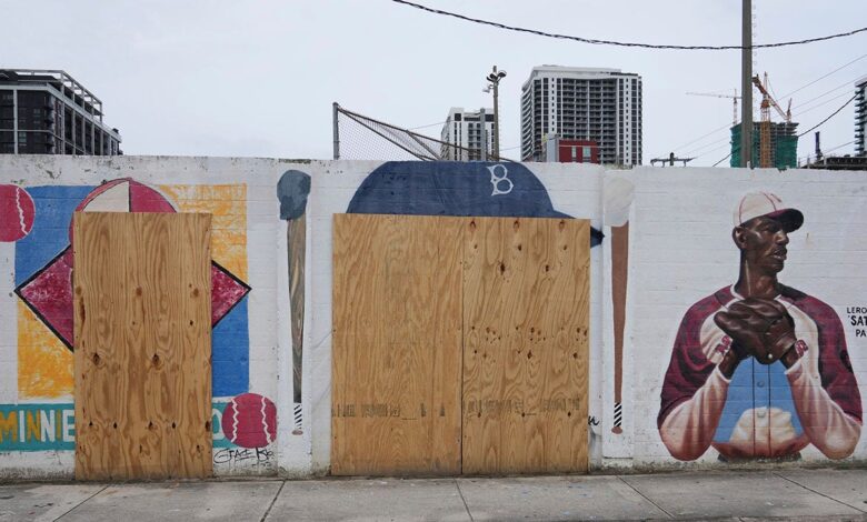 Mural honoring baseball icon Jackie Robinson defaced in Miami; police investigating Mural honoring baseball icon Jackie Robinson defaced in Miami; police investigating
