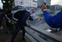 Rioters smash windows at LAPD headquarters as anti-ICE agitators clash with authorities