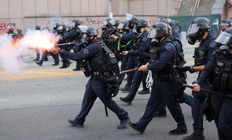 Florida sheriff fires off blunt message to violent anti-Trump protesters: ‘We will kill you graveyard dead’ Florida sheriff fires off blunt message to violent anti-Trump protesters: ‘We will kill you graveyard dead’
