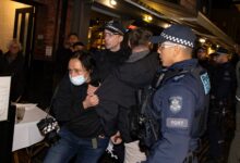 Antisemitic attackers violently target synagogue, Israeli restaurant in Australia