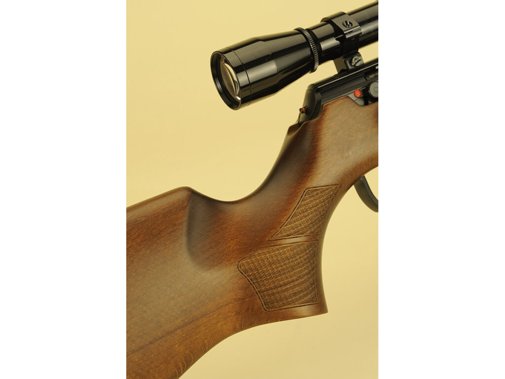 Anschutz 1761 stock grip