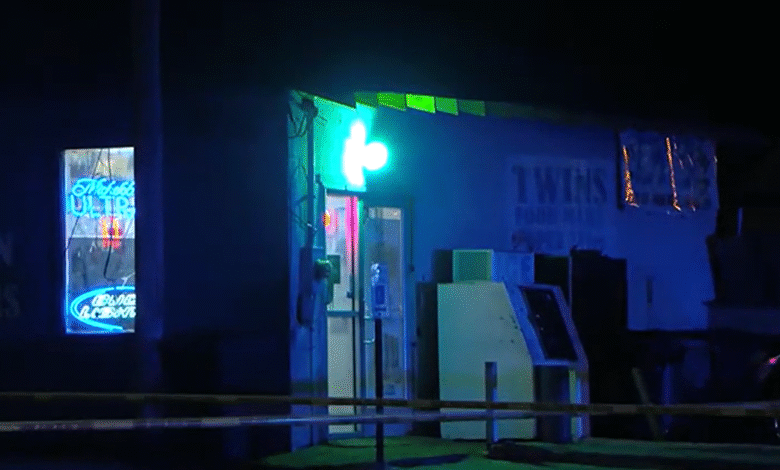 Store Owner Shoots Armed Robbery Suspect In Memphis Convenience Store, Other Suspect Flees Store Owner Shoots Armed Robbery Suspect In Memphis Convenience Store, Other Suspect Flees