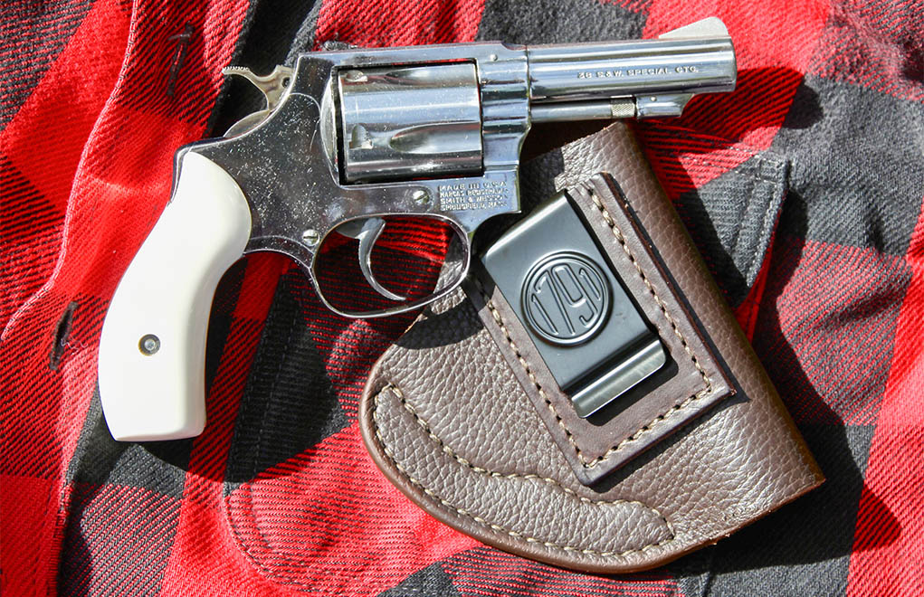 campfire handgun SW model 39 IWB holster