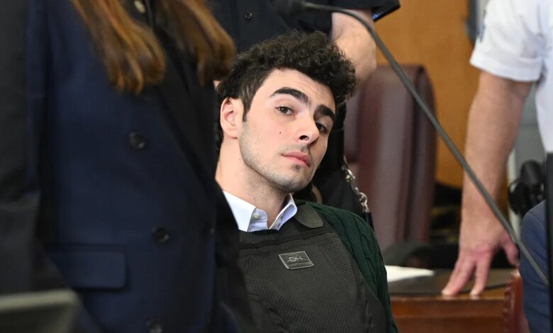 Luigi Mangione’s lawyers slam ‘vague’ allegations, demand feds show their hand in ‘barebones’ CEO murder case Luigi Mangione’s lawyers slam ‘vague’ allegations, demand feds show their hand in ‘barebones’ CEO murder case