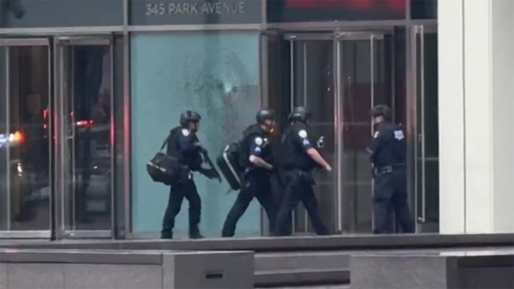 NYPD officer killed, among 5 shot in NYC shooting; gunman dead at Blackstone building