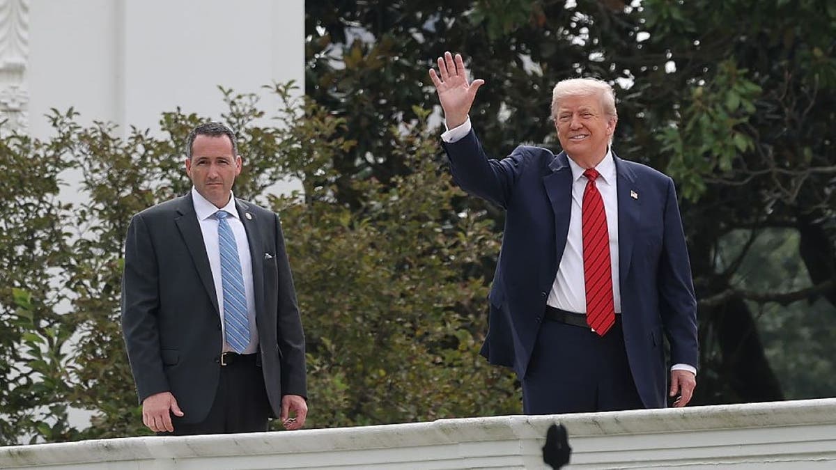 Trump on White House roof