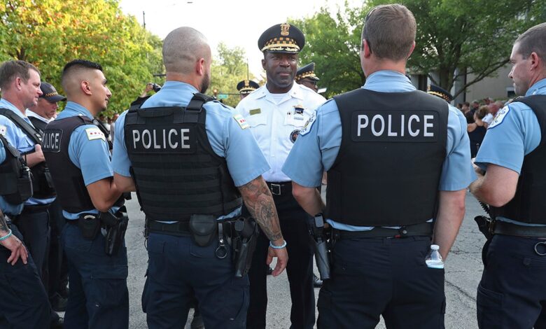 Blue city police blasted for ‘embarrassing’ tips to robbery victims as crime spikes, veteran officer says Blue city police blasted for ‘embarrassing’ tips to robbery victims as crime spikes, veteran officer says