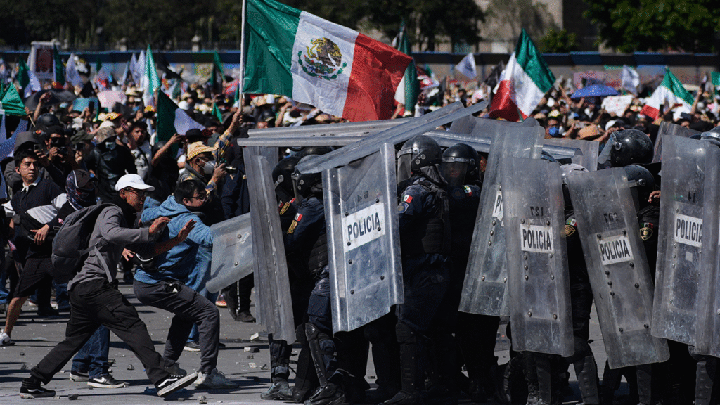 More than 100 officers injured as protesters attack police, breach barrier at Mexico’s National Palace More than 100 officers injured as protesters attack police, breach barrier at Mexico’s National Palace