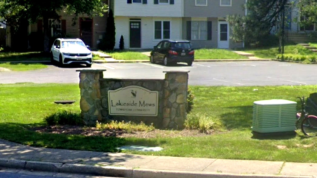 Townhouse sign