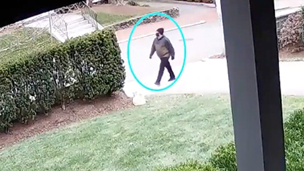 Brown shooting videos show malicious intent and awkward gait — clues to identify him: body language expert Brown shooting videos show malicious intent and awkward gait — clues to identify him: body language expert