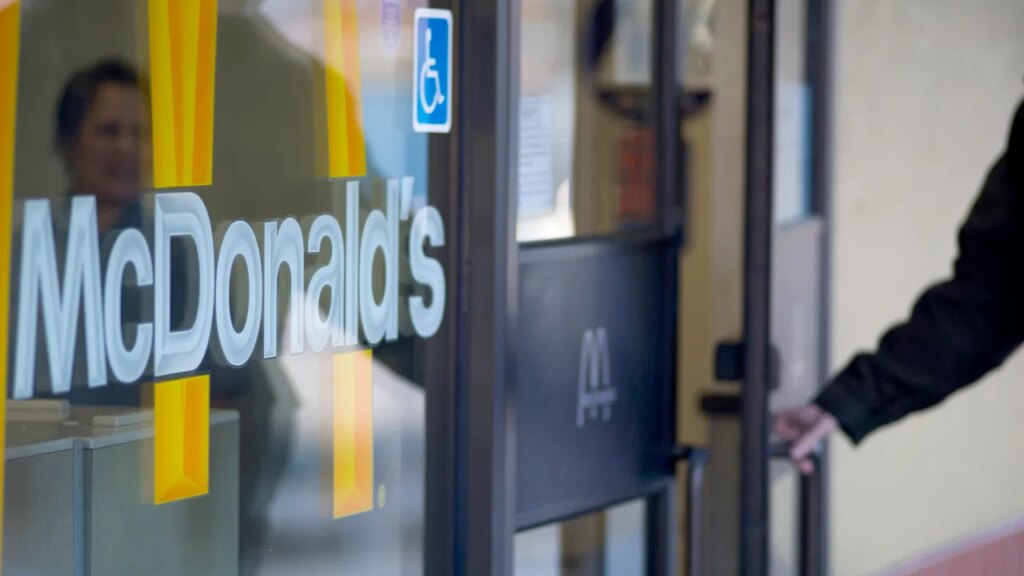 McDonald’s locks doors to keep out individuals who present ‘a risk’ in crime-ridden Minneapolis area