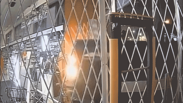 Suspected thieves caught on camera smashing Washington state storefront with truck in ATM heist attempt Suspected thieves caught on camera smashing Washington state storefront with truck in ATM heist attempt