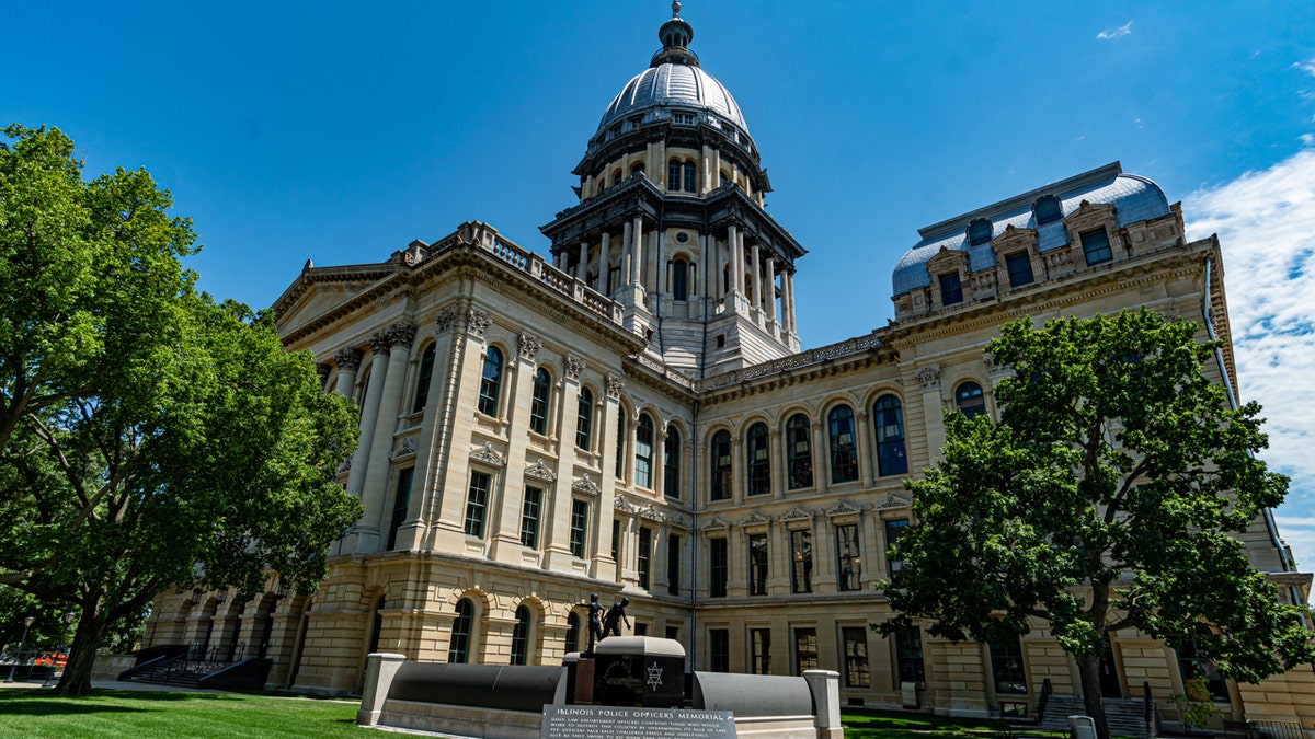 Illinois State Capitol
