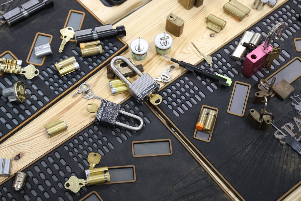 Enter As You Please: Rock’a Lock’a Bang! Bang!